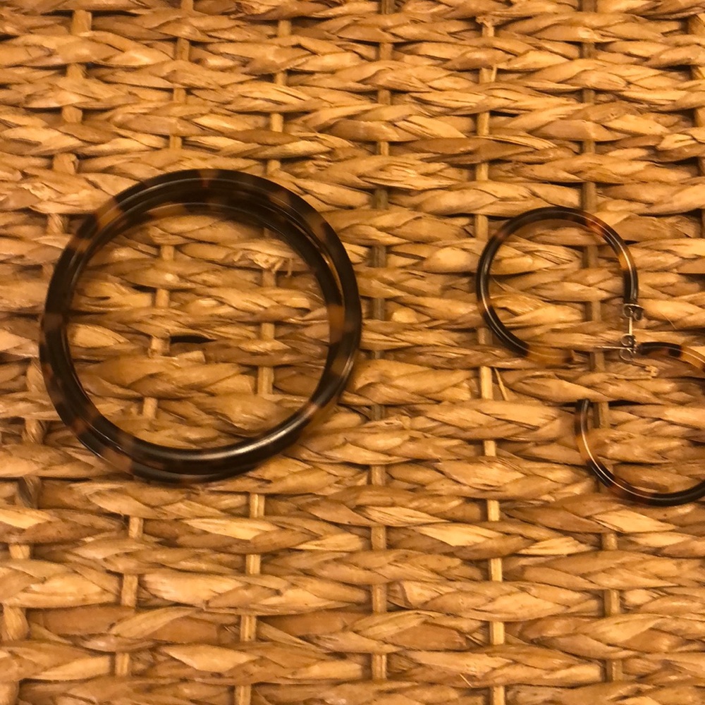 Tortoise earrings and bracelet set